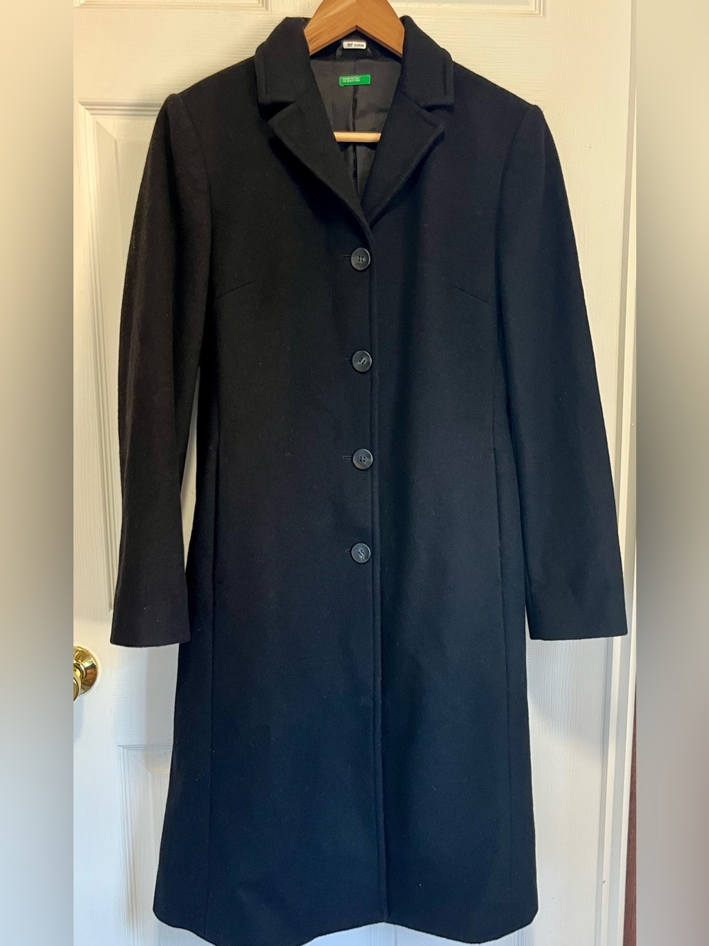Italian Wool Women’s Long Classic fit black Overcoat Buttons+ Pockets US Size 6